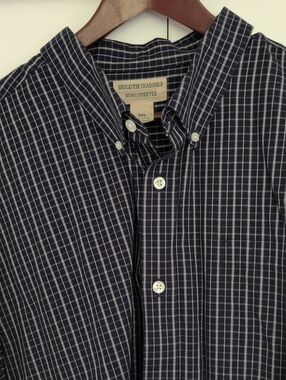 Duluth Trading Co Navy and White Grid Button-Down Shirt - WrinkleFighter